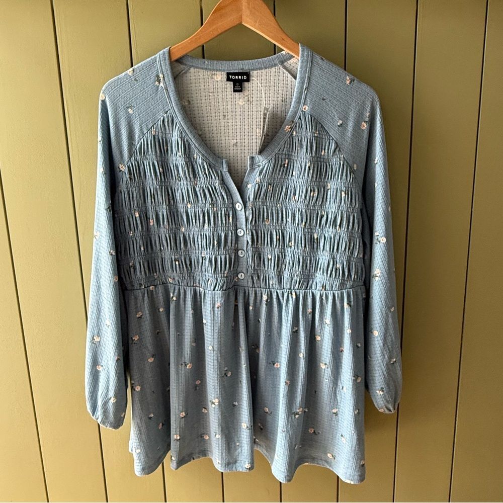 NWT Torrid Smocked Henley Babydoll Top | Mia Ditsy Floral Mountain Spring |Large - Picture 3 of 6